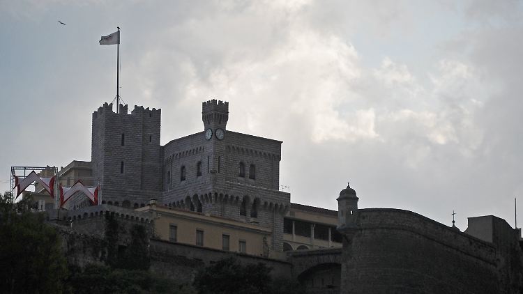 Wolken über dem fürstlichen Palast in Monaco.