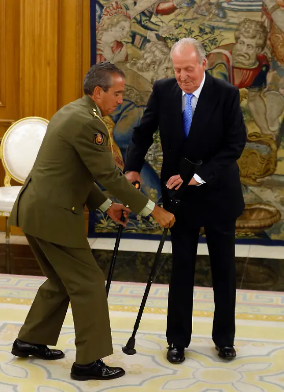 juan-carlos-crouches