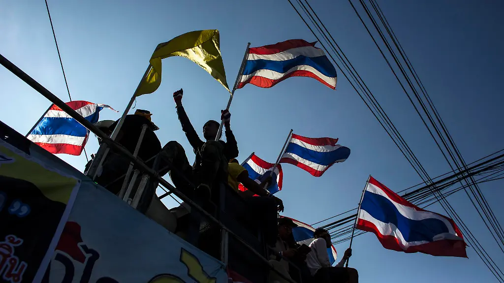 2014-01-14T034619Z-1513413116-GM1EA1E0WKP01-RTRMADP-3-THAILAND-PROTEST-JPG1330060966031592227