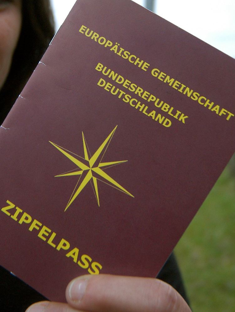 Die in den südlichsten, westlichsten, nördlichsten und östlichsten Zipfeln Deutschlands gelegenen Gemeinden Oberstdorf, Selfkant, List und Görlitz geben einen Zipfelpass heraus.