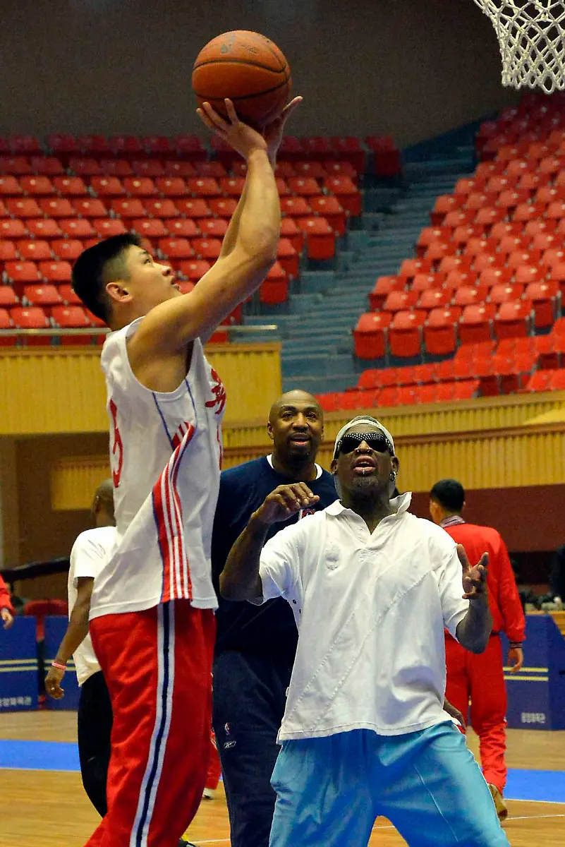 2014-01-09T064016Z-1533533252-GM1EA1913MS01-RTRMADP-3-KOREA-NORTH-RODMAN-JPG2644344729013332154