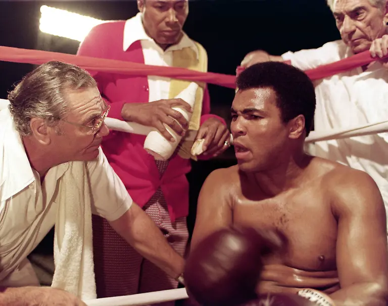 30-1977-The-Greatest-imago55208515h