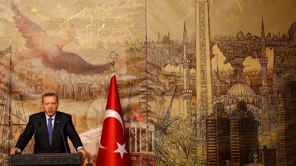 2014-01-03T192637Z-982505032-GM1EA1409HI01-RTRMADP-3-TURKEY-JPG8819526575564262282