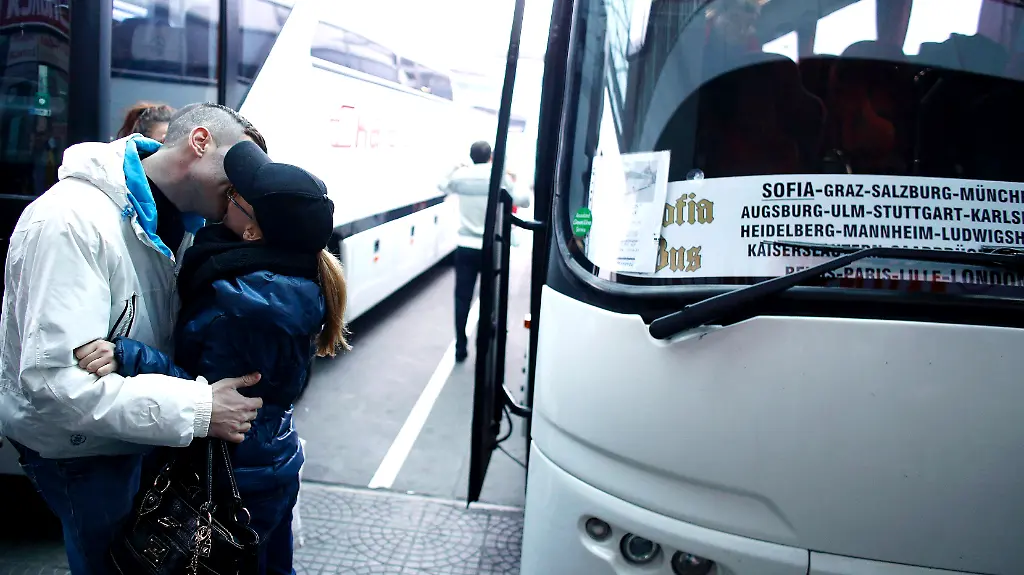 2014-01-02T075844Z-1279645340-GM1EA12181T01-RTRMADP-3-EU-MIGRATION-JPG3216452415103301957