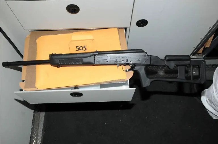 2013-12-27T234951Z-1267607127-GM1E9CS0LNV01-RTRMADP-3-USA-SHOOTING-NEWTOWN-JPG4528407937259568018