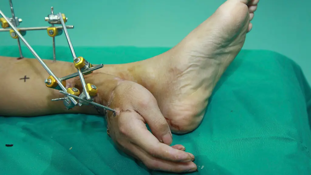 2013-12-17T093555Z-577243222-GM1E9CH1BB101-RTRMADP-3-CHINA-JPG1062956228770365947