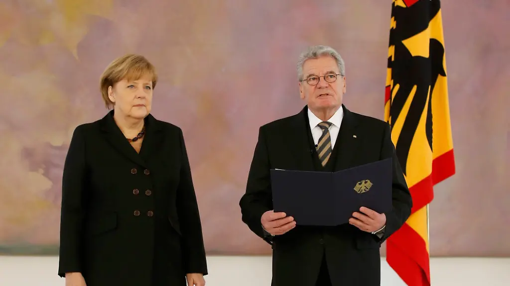 2013-12-17T101415Z-1187664768-LR1E9CH0SFGA3-RTRMADP-3-GERMANY-MERKEL-JPG3622046973816072052