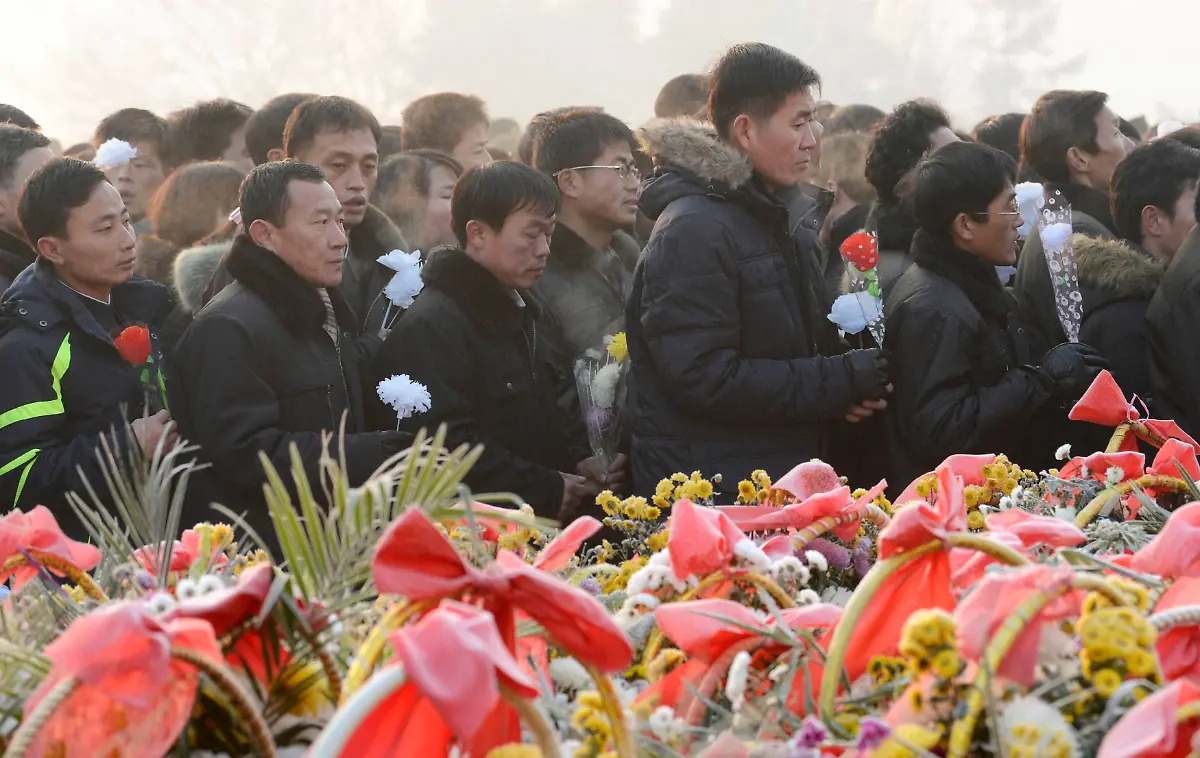 2013-12-17T030001Z-483454235-GM1E9CH0UG901-RTRMADP-3-KOREA-NORTH-JPG4950789241654244963