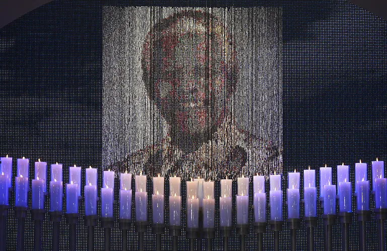 32871E0048E9D8AF-jpg6632479813222704541