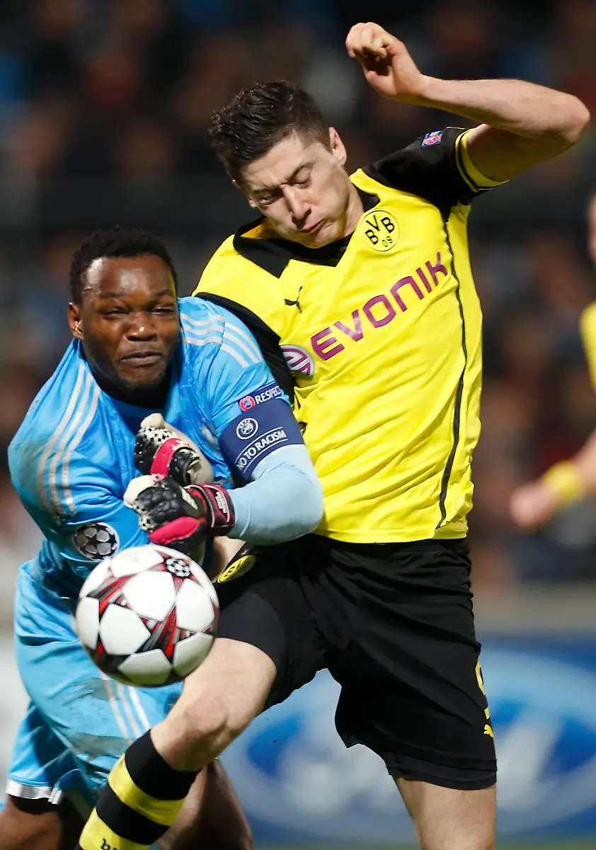 2013-12-11T214115Z-1730046577-LR1E9CB1O8HOF-RTRMADP-3-SOCCER-CHAMPIONS-JPG869820285668402617