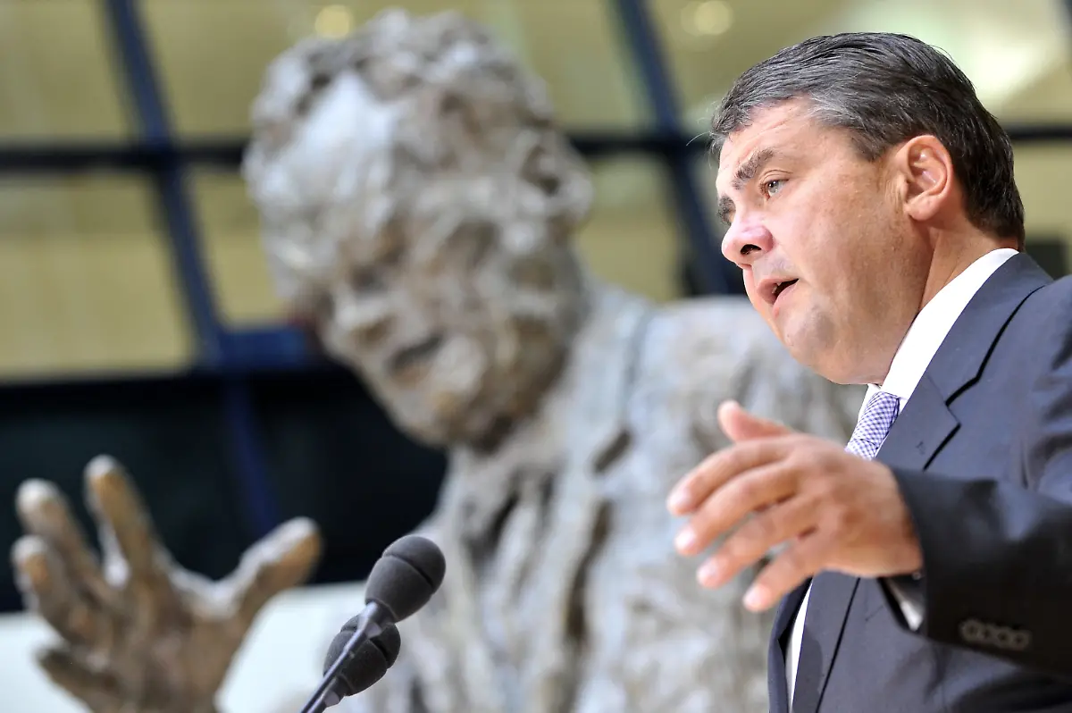 Brandt-Statue-Gabriel