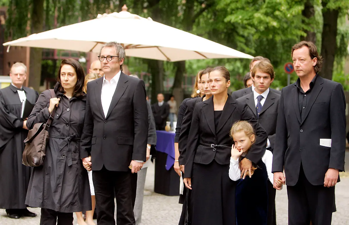 Brandt-Rut-Beerdigung-Berlin-11082006