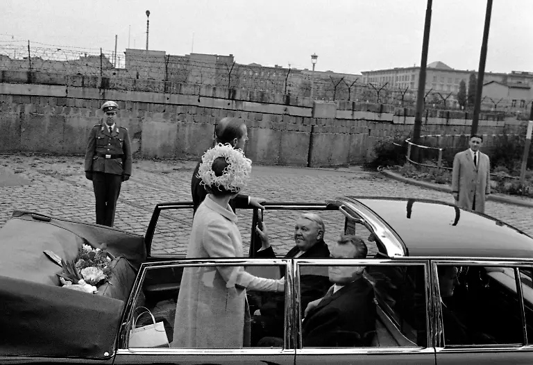 Brandt-Queen-Mauer-1965