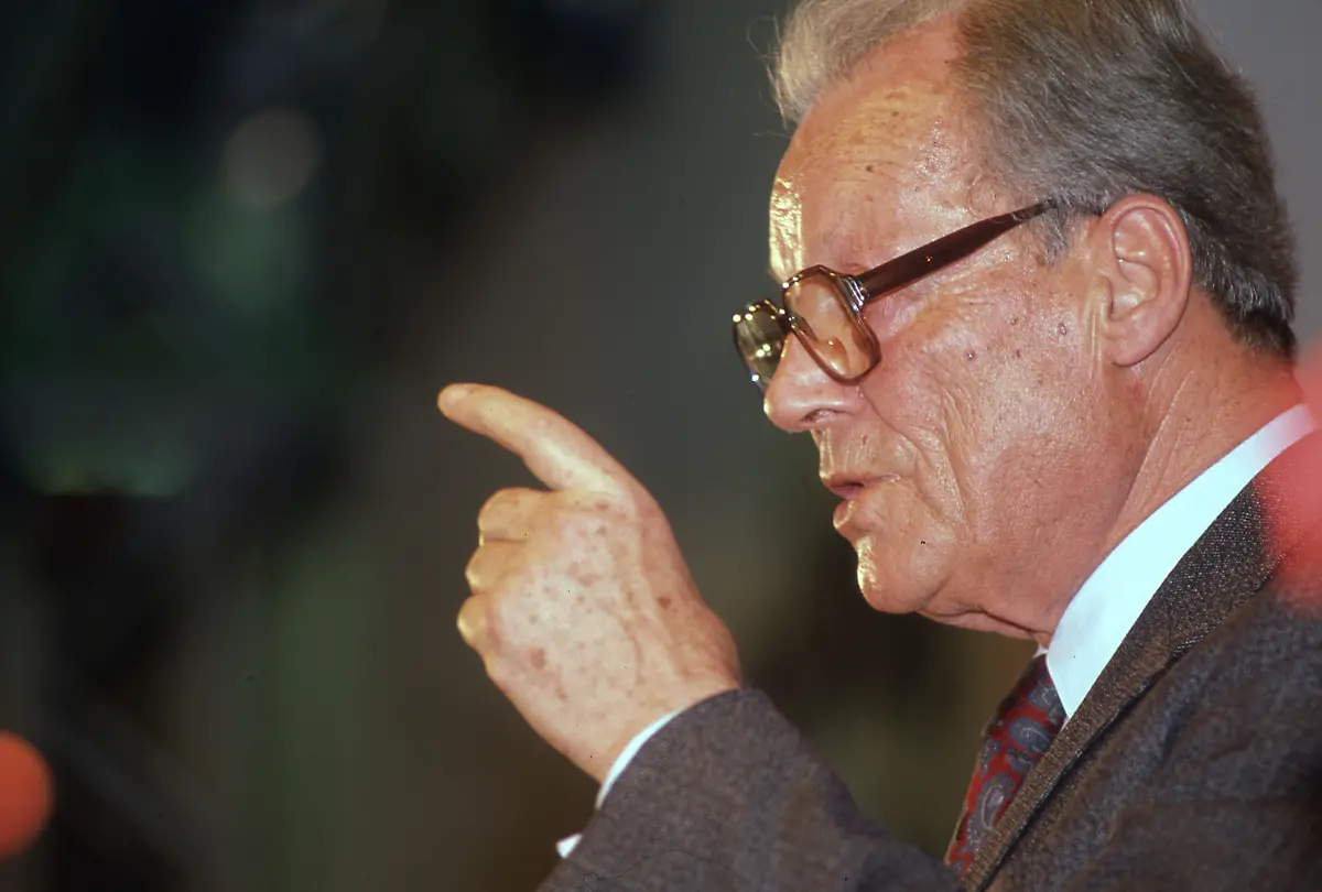 Brandt-Mauerfall-Rede-Berlin-091189