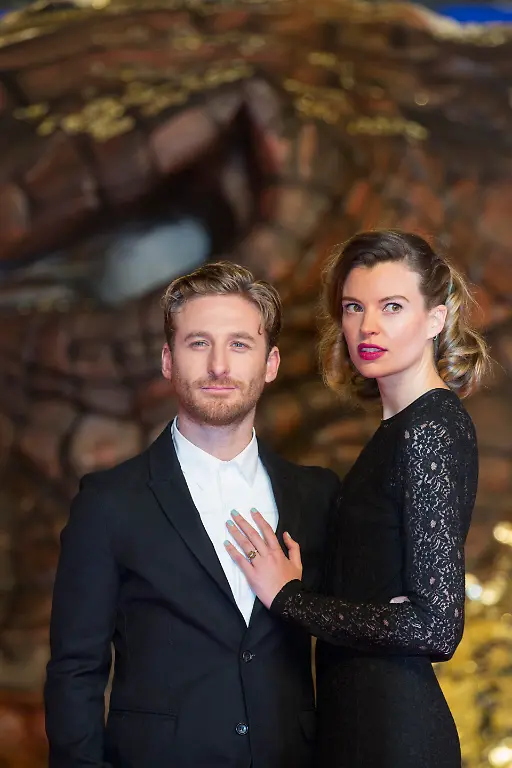 328712003209125F-jpg5663679192575441939