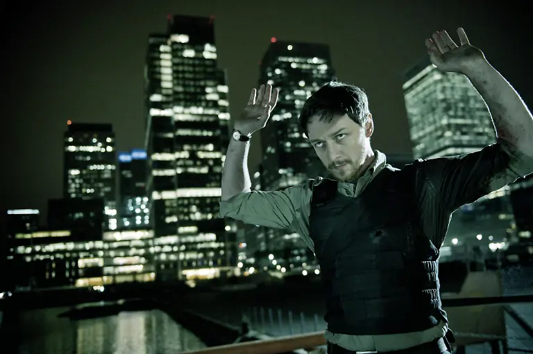 Enemies-Welcome-to-the-Punch-Szenenbilder-01-300dpi