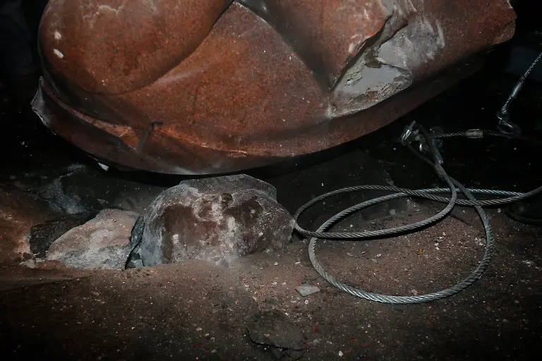 32871000C09326E2-jpg5424705065850384479