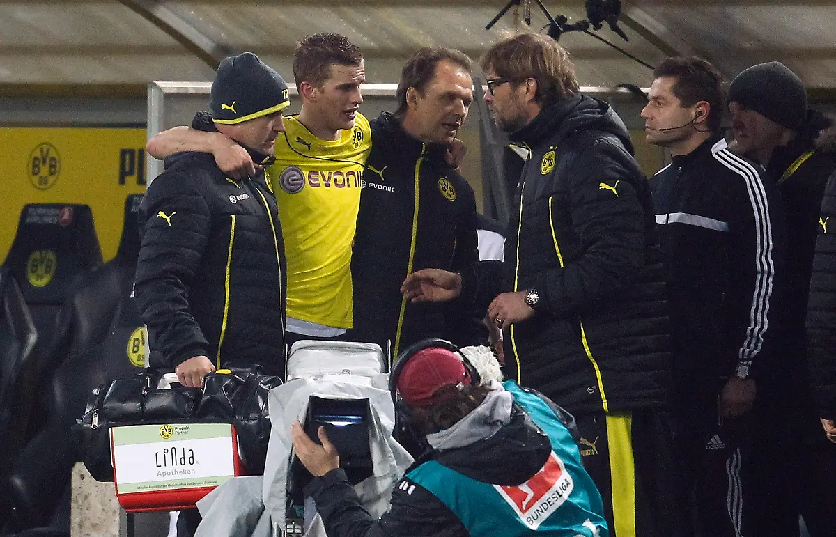 2013-12-07T190439Z-1126392747-GM1E9C808HT01-RTRMADP-3-SOCCER-GERMANY-JPG5795994971118114933