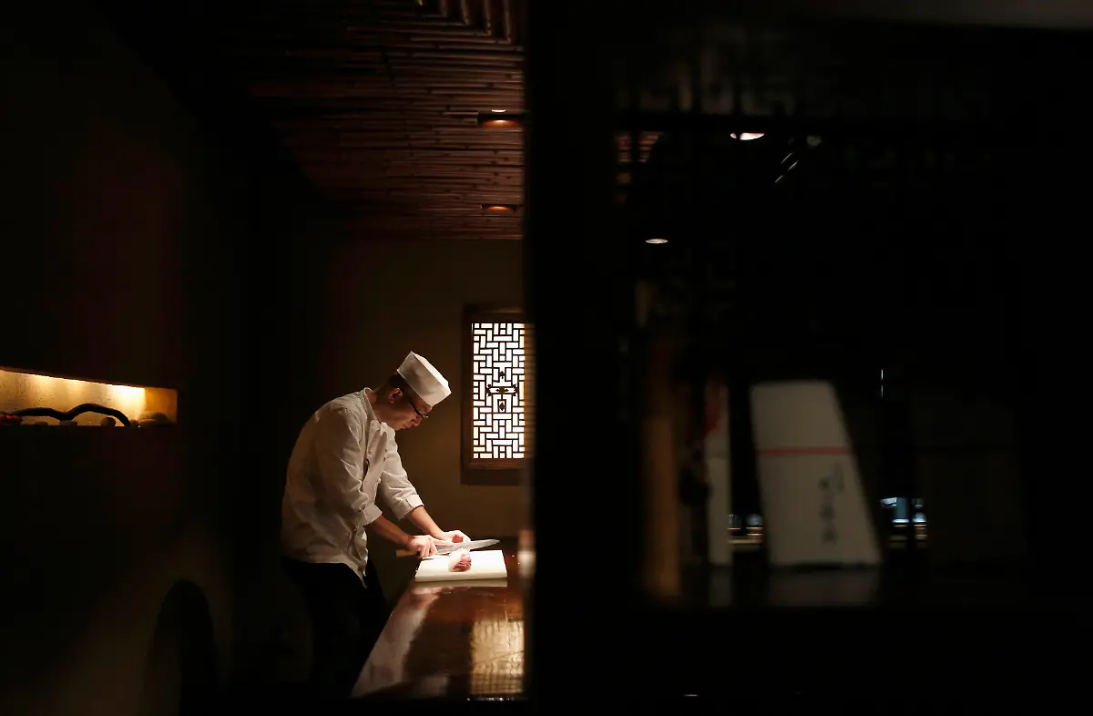 2013-12-05T112750Z-1144660979-GM1E9C51HZ601-RTRMADP-3-JAPAN-JPG3814360836031083384