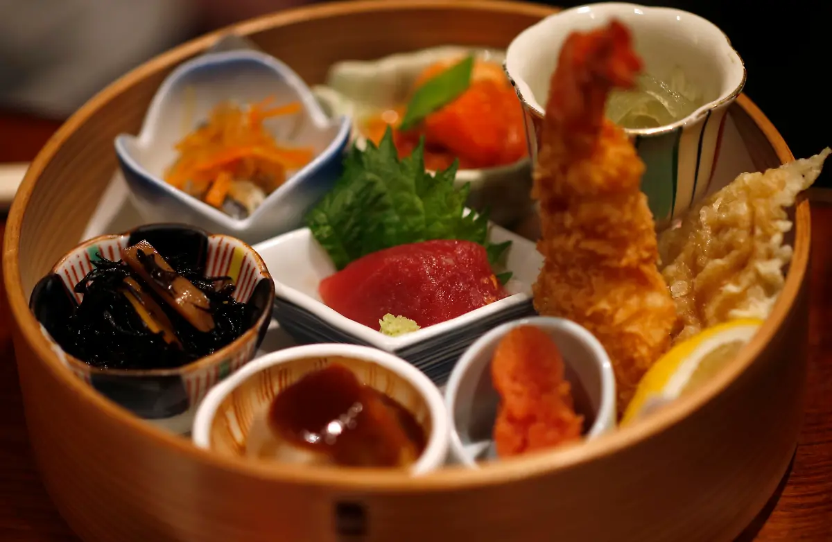 2013-12-05T113015Z-621621800-GM1E9C51I1X01-RTRMADP-3-JAPAN-JPG8934277050755967422