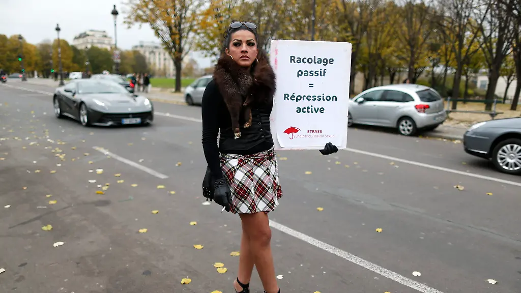 2013-11-29T151614Z-1969784296-PM1E9BT16OD01-RTRMADP-3-FRANCE-PROSTITUTION-JPG3165065733754635746