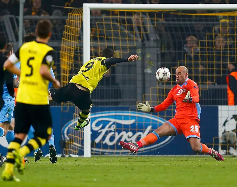 2013-11-26T202836Z-832021972-LR1E9BQ1KVD3C-RTRMADP-3-SOCCER-CHAMPIONS-JPG8817829736111028076