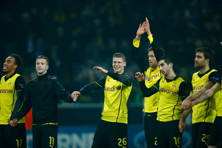 2013-11-26T214840Z-426657286-LR1E9BQ1OKT8U-RTRMADP-3-SOCCER-CHAMPIONS-JPG6337894206535141821