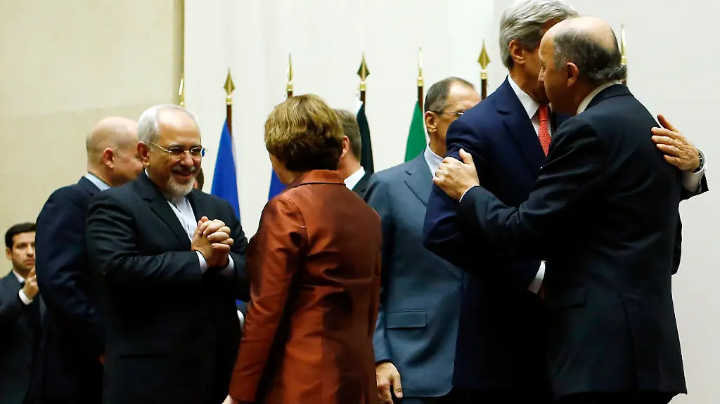 2013-11-24T054243Z-401763772-GM1E9BO117K01-RTRMADP-3-IRAN-NUCLEAR-DEAL-JPG8091253531608894809