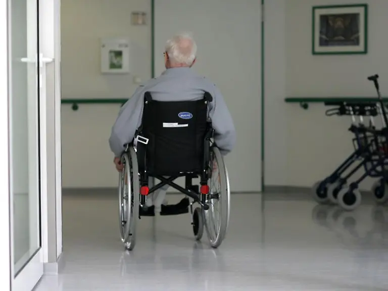 Viele-Deutsche-glauben-nicht-dass-sie-bei-Pflegebeduerftigkeit-ausreichend-abgesichert-sind