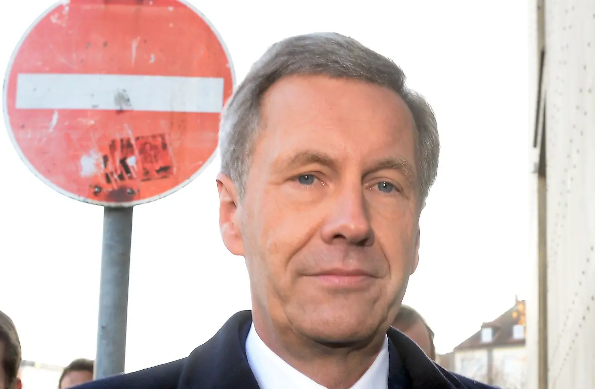 2013-11-14T091152Z-67564630-LR2E9BE0PJHPV-RTRMADP-3-GERMANY-PRESIDENT-TRIAL-JPG4525108594678220293