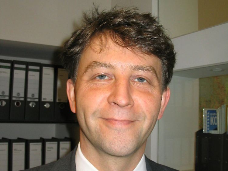 Prof. Dr. Thomas Gaube ist Leiter des Fachgebiets VWL/Finanzwissenschaft an der Universität Osnabrück.