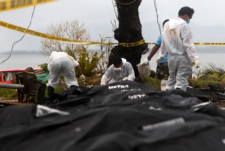 2013-11-12T080949Z-1403859104-GM1E9BC18H501-RTRMADP-3-PHILIPPINES-TYPHOON-JPG1128982128379436951