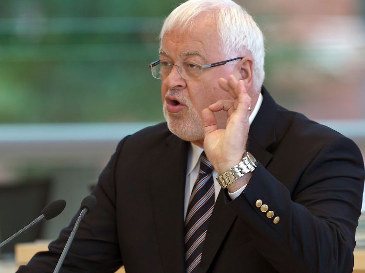 Schleswig-Holsteins Ministerpräsident Carstensen zeigte sich enttäuscht über die Entscheidung.