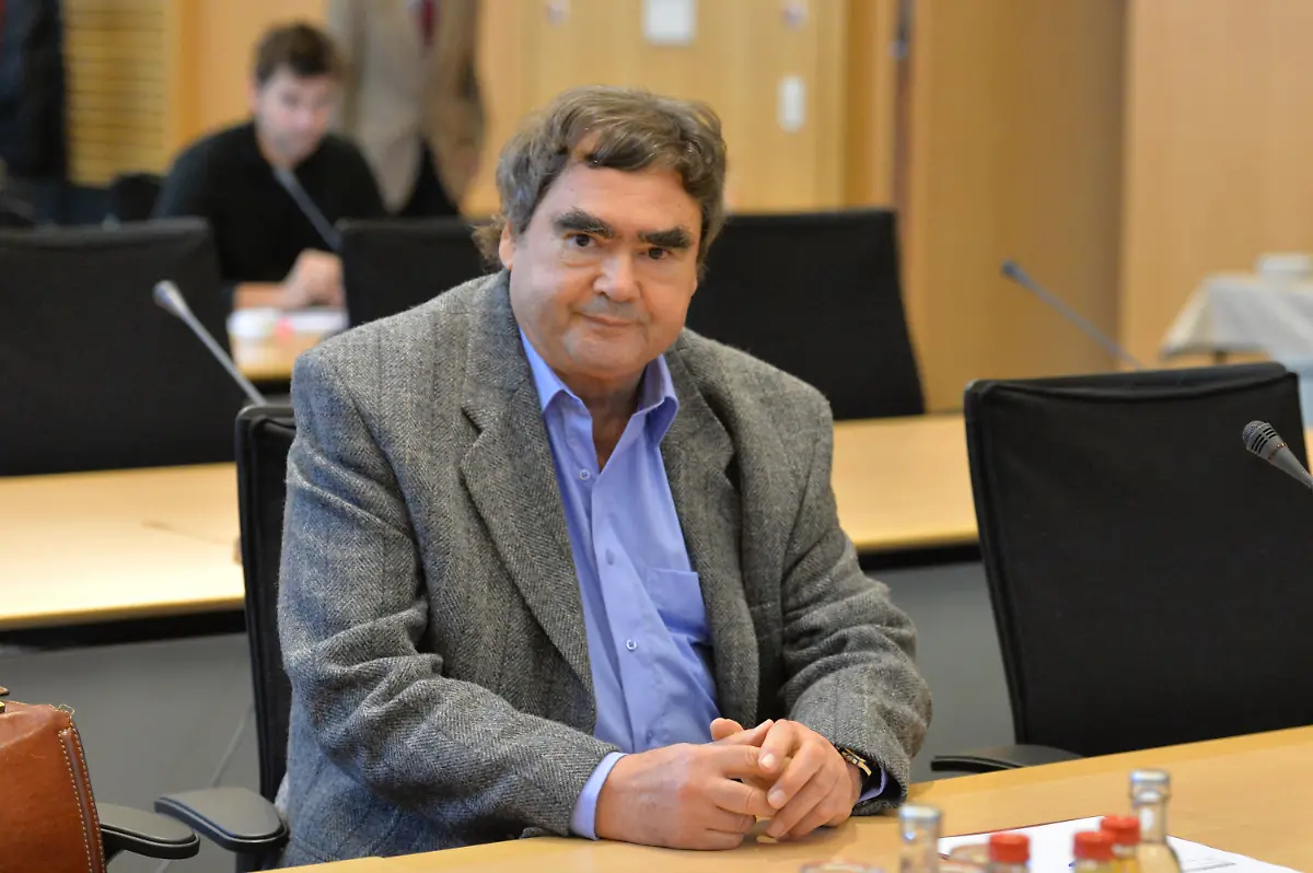 3f1s1637-jpg5173109257889032414