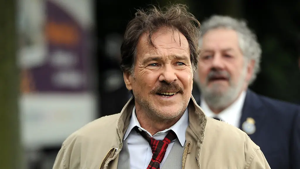 3eyc0420-jpg3912472492008010432