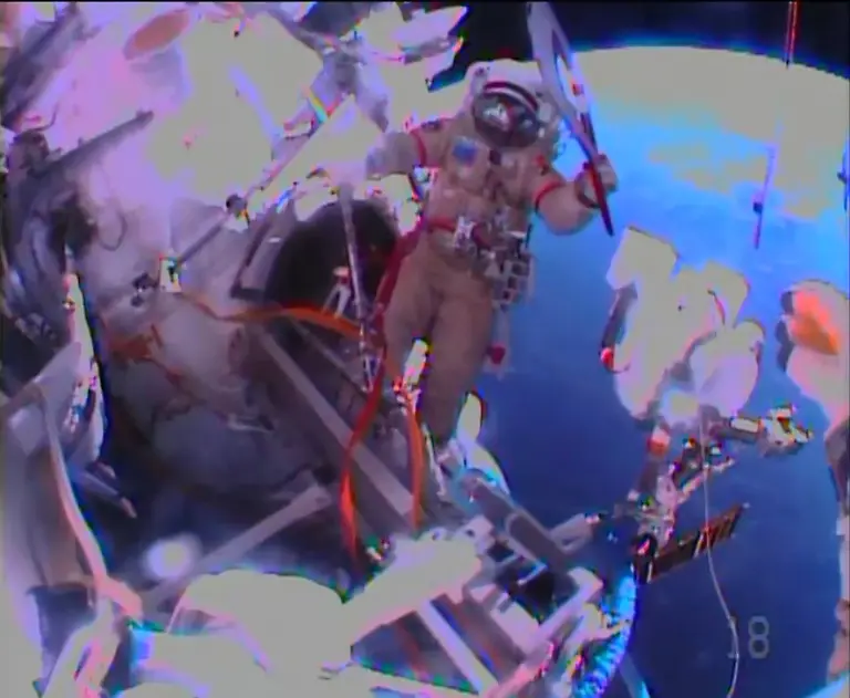 2013-11-09T161523Z-336052191-GM1E9BA00KN01-RTRMADP-3-RUSSIA-SPACE-OLYMPICS-JPG8227760431091136205