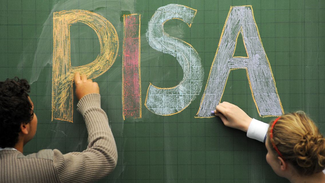 Zwischen den Kultusministern und der OECD gibt es Streit um die Bewertung der PISA-Studie.