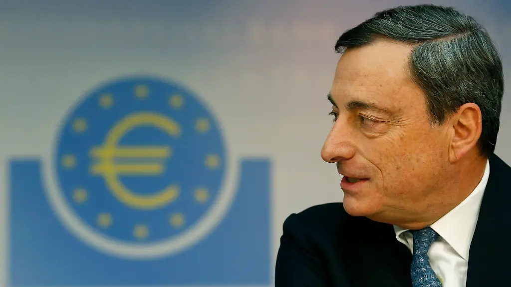 2013-11-07T151023Z-226695032-BM2E9B718VH01-RTRMADP-3-ECB-RATES-JPG7476981615021519265