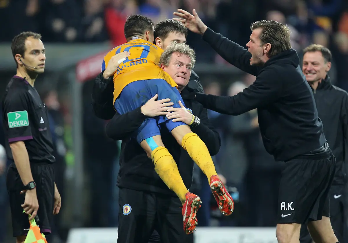 imago-sp-110223400043-14931662-jpg7143577908689142954