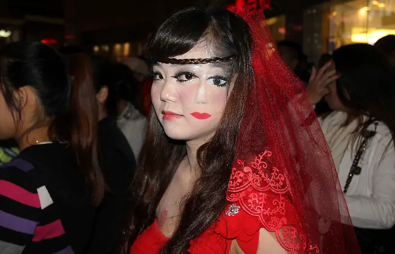 2013-11-01T043253Z-1464331004-GM1E9B10YLR01-RTRMADP-3-CHINA-JPG4284140293873616855