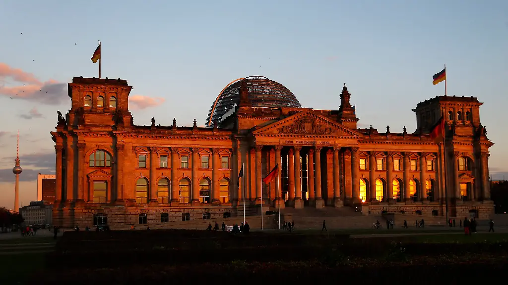 2013-10-30T154316Z-2083931708-BM2E9AU1A7501-RTRMADP-3-GERMANY-JPG7052887855910240503