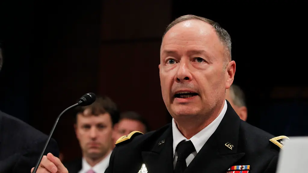 2013-10-29T185146Z-928403302-GM1E9AU07U001-RTRMADP-3-USA-SECURITY-SPYING-JPG843279444708929516