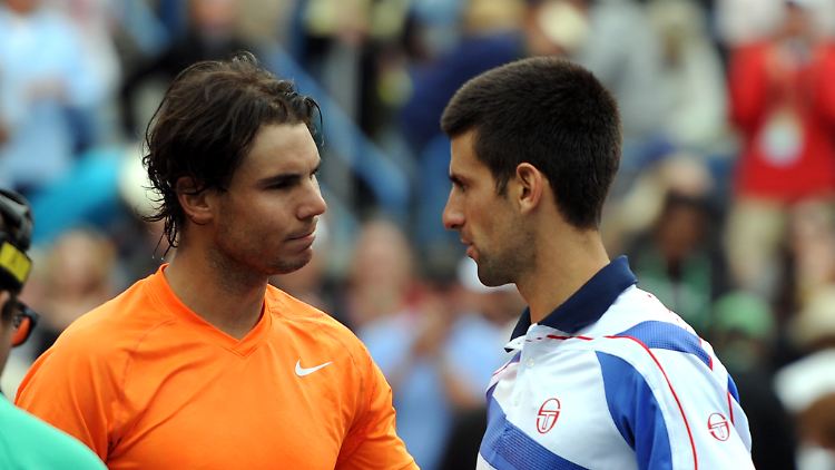 Rafael Nadal (l.) und Novak Djokovic (r.) bestreiten das diesjährige Wimbledon-Finale. Ein Pluspunkt für Djokovic: Egal ob er gewinnt oder verliert - er wird die neue Nummer Eins der Tennis-Weltrangliste sein.