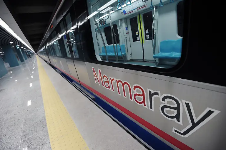 3286BA00EF301477-jpg8063876056707194003