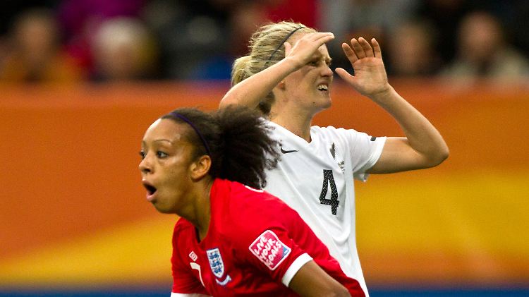 Knapp, aber am Ende verdient, besiegt England Neuseeland.