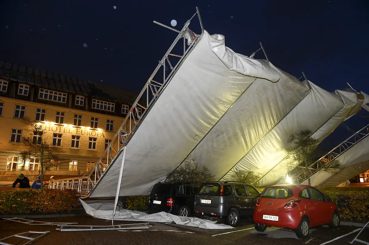 3286B8000F7389D6-jpg7213034026021842101