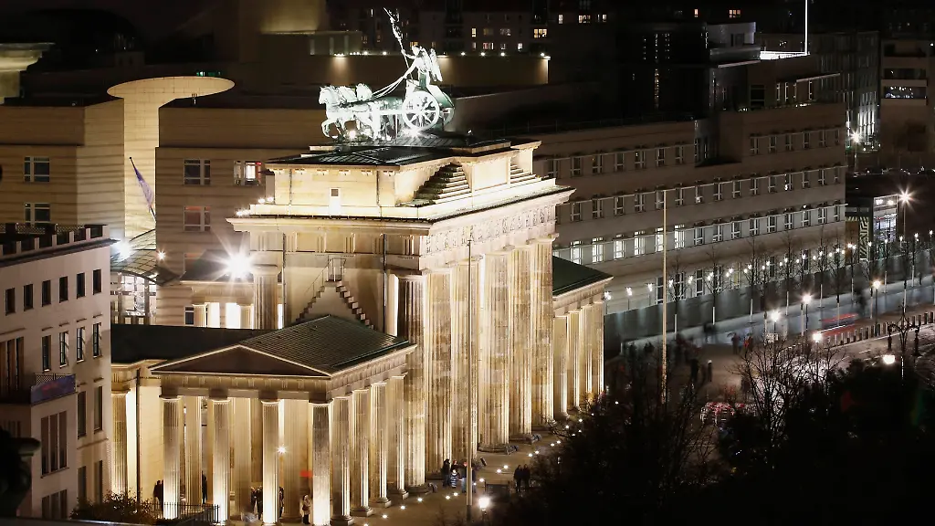 2013-10-27T183145Z-1171600272-GM1E9AS06SY01-RTRMADP-3-GERMANY-USA-SPYING-JPG3741301257754421034