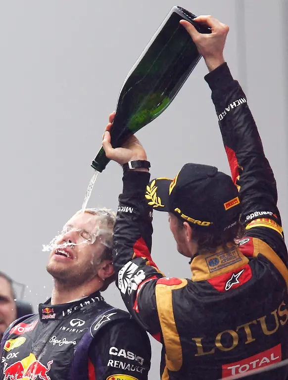 2013-10-27T115805Z-459357827-SR1E9AR0X8J3Q-RTRMADP-3-MOTOR-RACING-PRIX-JPG4439432220542705277