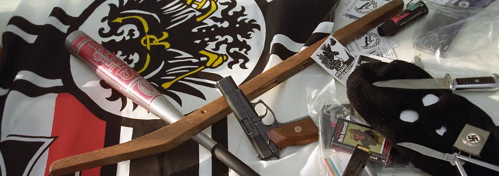 Bild zum Thema Rechtsextremismus