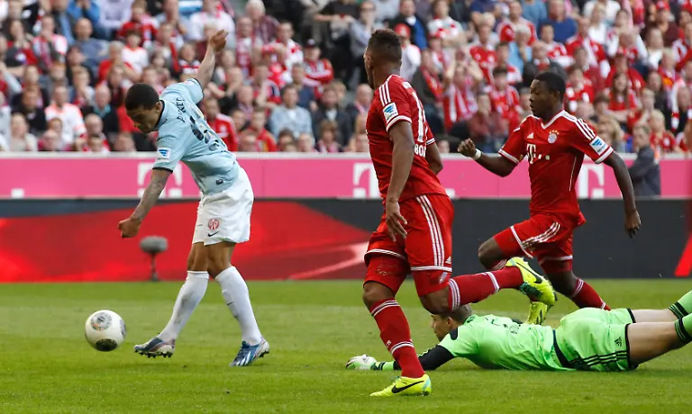 2013-10-19T143806Z-843021350-BM2E9AJ1A0Z01-RTRMADP-3-SOCCER-GERMANY-JPG4628186449853448528